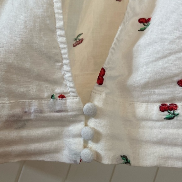 FOREVER 21 Linen blend cherry print crop top SMALL *READ measurements - Picture 4 of 7